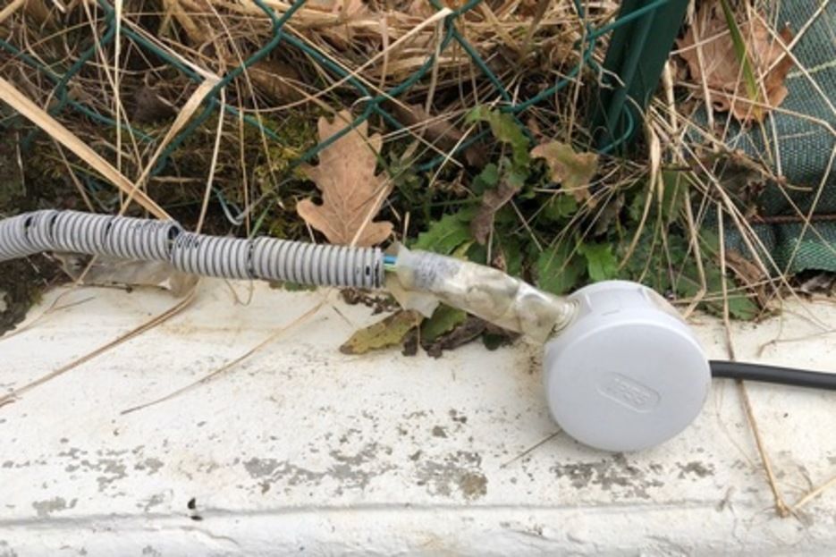 4. Saint Julien : Malfa�on sur gaines �lectriques ext�rieur