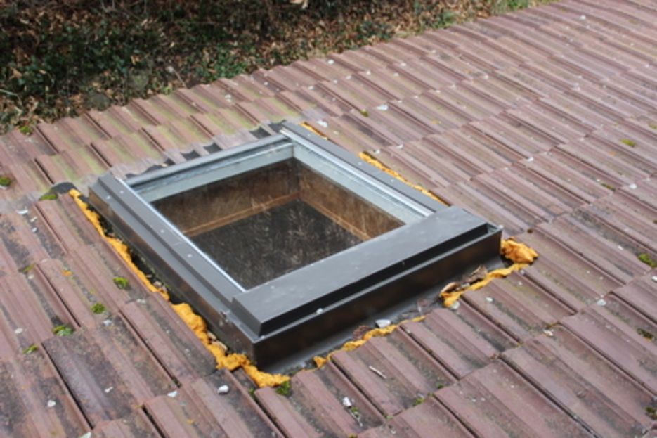 9. St Cergues : Malfa�on sur pose et �tanch�it� d'un v�lux