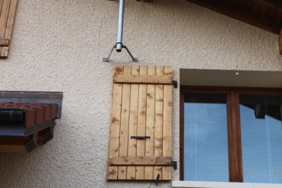 10. Vacheresse : Fissuration extérieur d'un bâtiment 10. Vacheresse : Fissuration extérieur d'un bâtiment