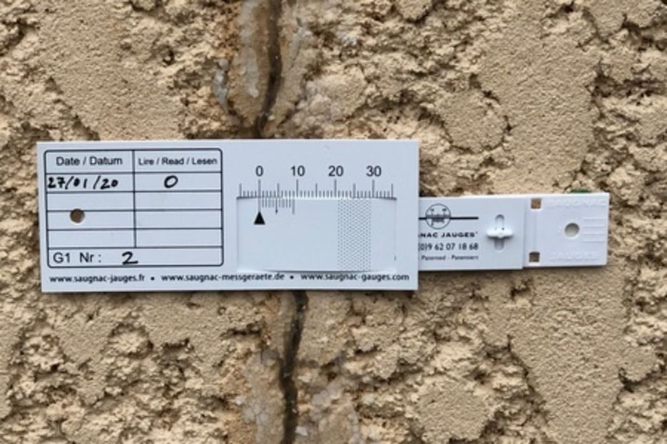 5. St Jean de Sixt : Pose de témoin d'écartement 5. St Jean de Sixt : Pose de témoin d'écartement
